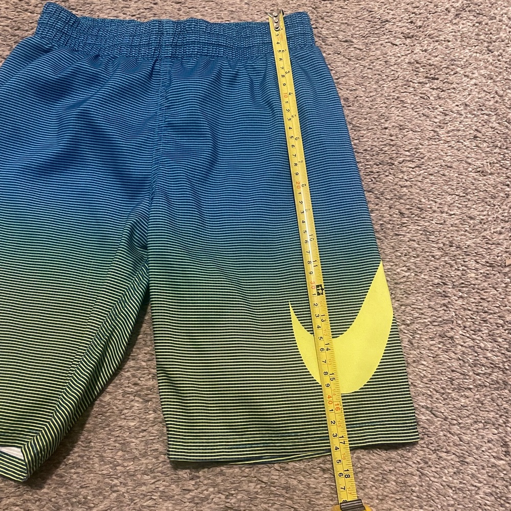 Boys Nike swim trunks - Picture 9 of 11